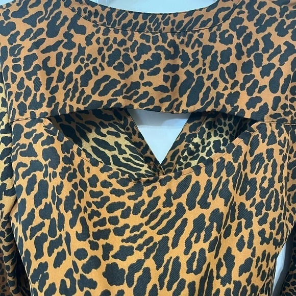 Guess Blouse Animal Print Blouse Small - Picture 6 of 9